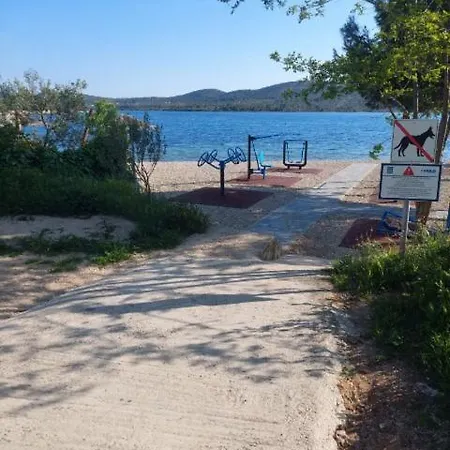 Apartment Ella Pirovac