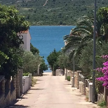 Apartment Ella Pirovac