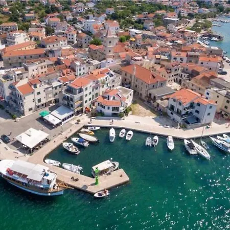 Apartment Ella Pirovac