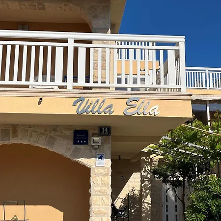 Ella *