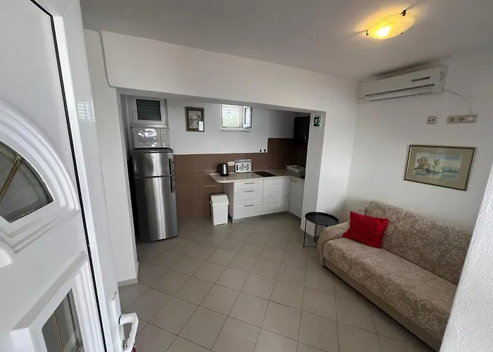 Ella * ピロヴァッツ