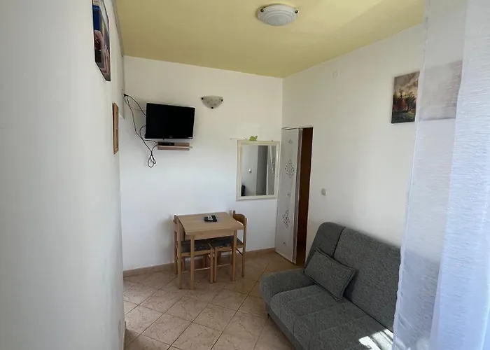 Ella * بيروفاتش