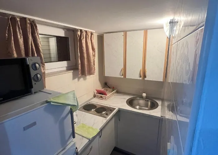 Ella Appartement Pirovac